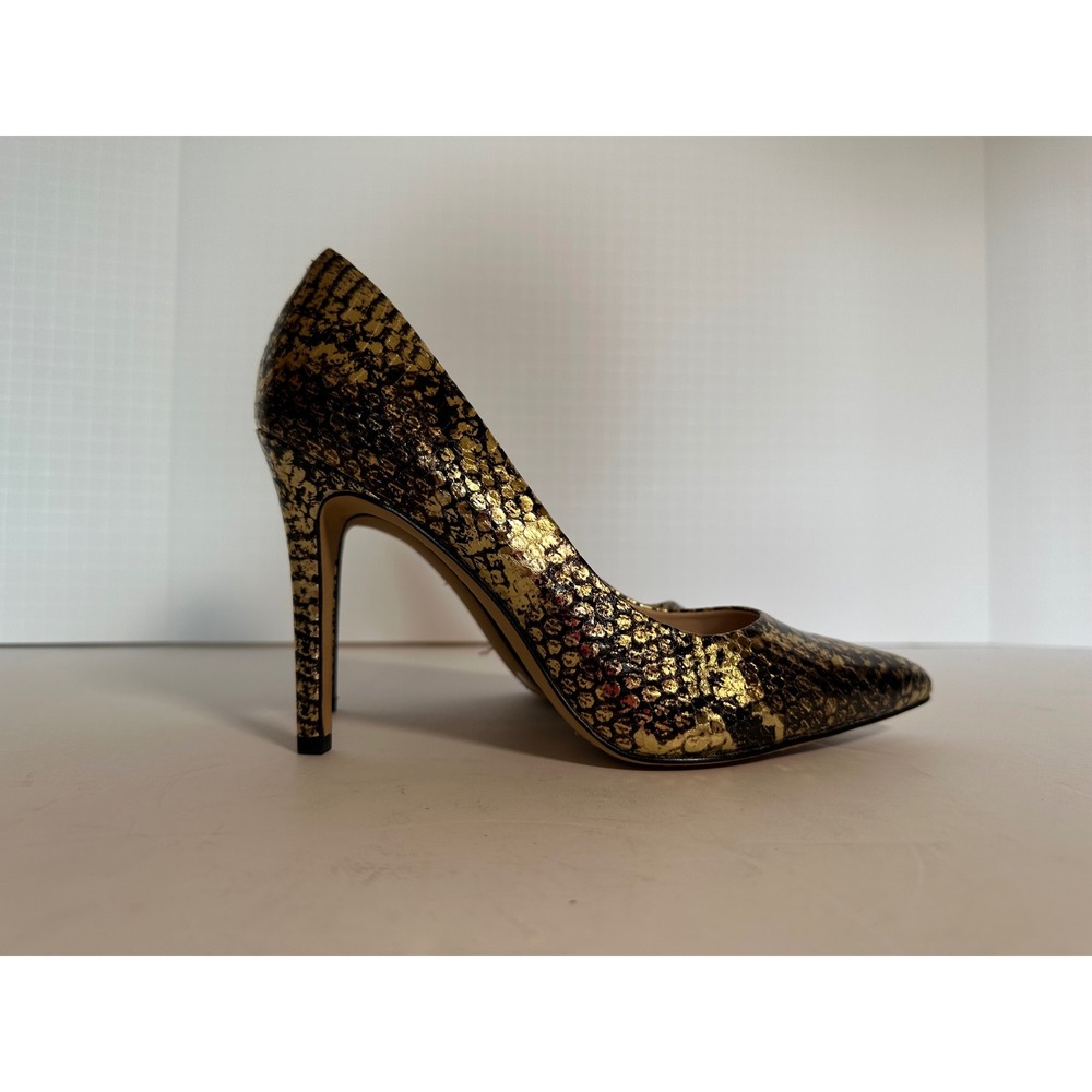 Vince Camuto Leather Gold Black Snakeskin Embossed Pointed Toe Pumps 8M NWOB - Picture 2 of 11